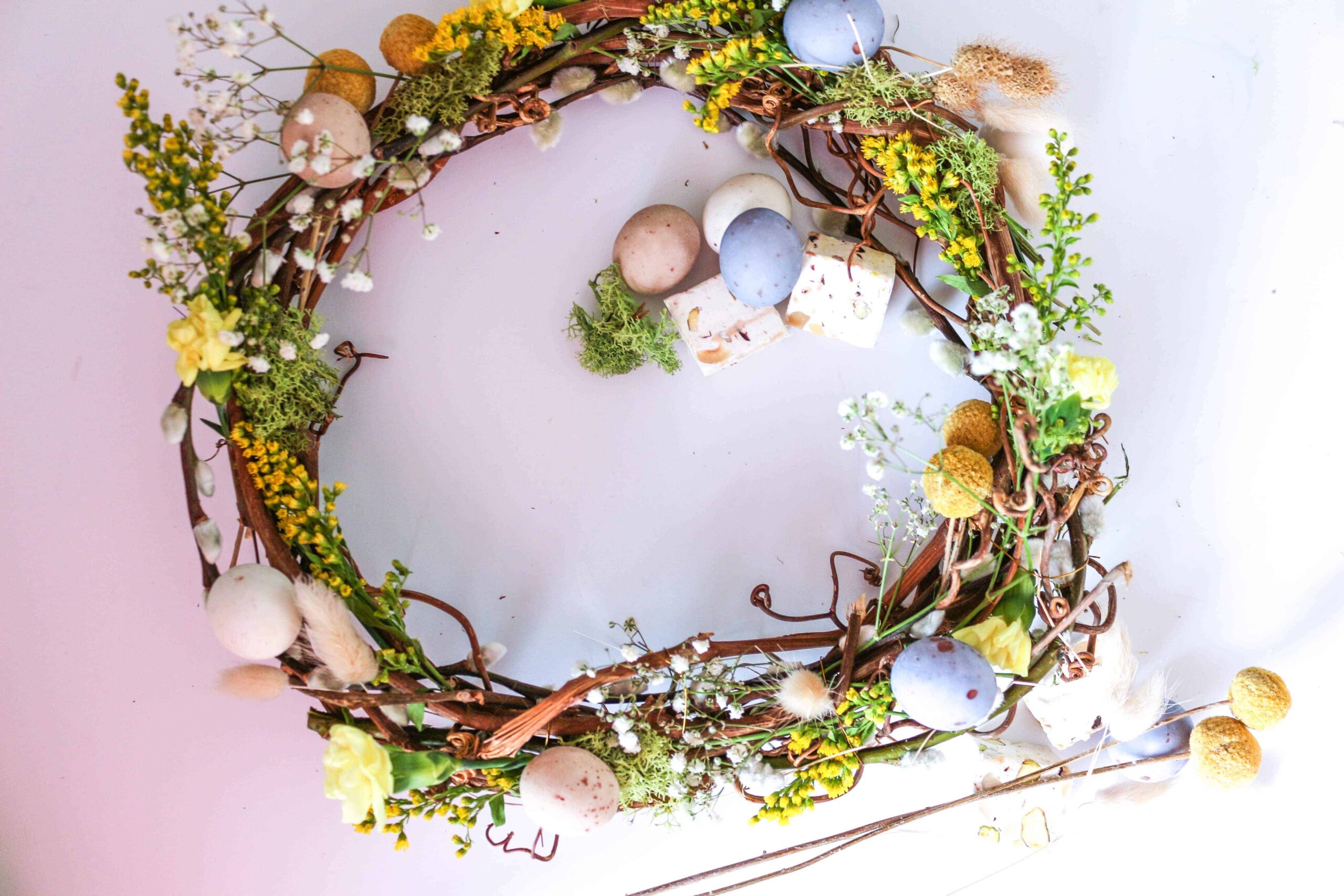 How to Make an Spring Easter Wreath